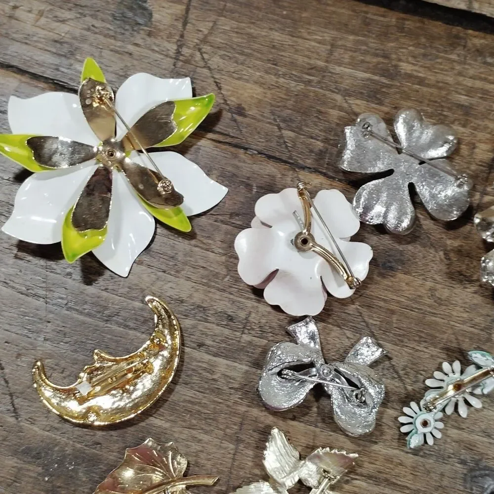 Lot 25 Floral Starfish Bee Brooch Pin Metal Rhinestone Multicolor Vintage Leaf